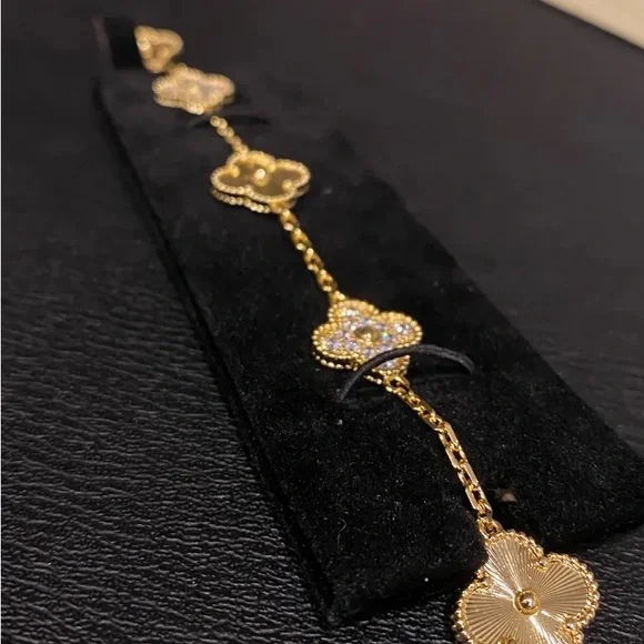 Van Cleef & Arpels Alhambra Vintage Bracelet (Full Set) - Picture 4 of 6